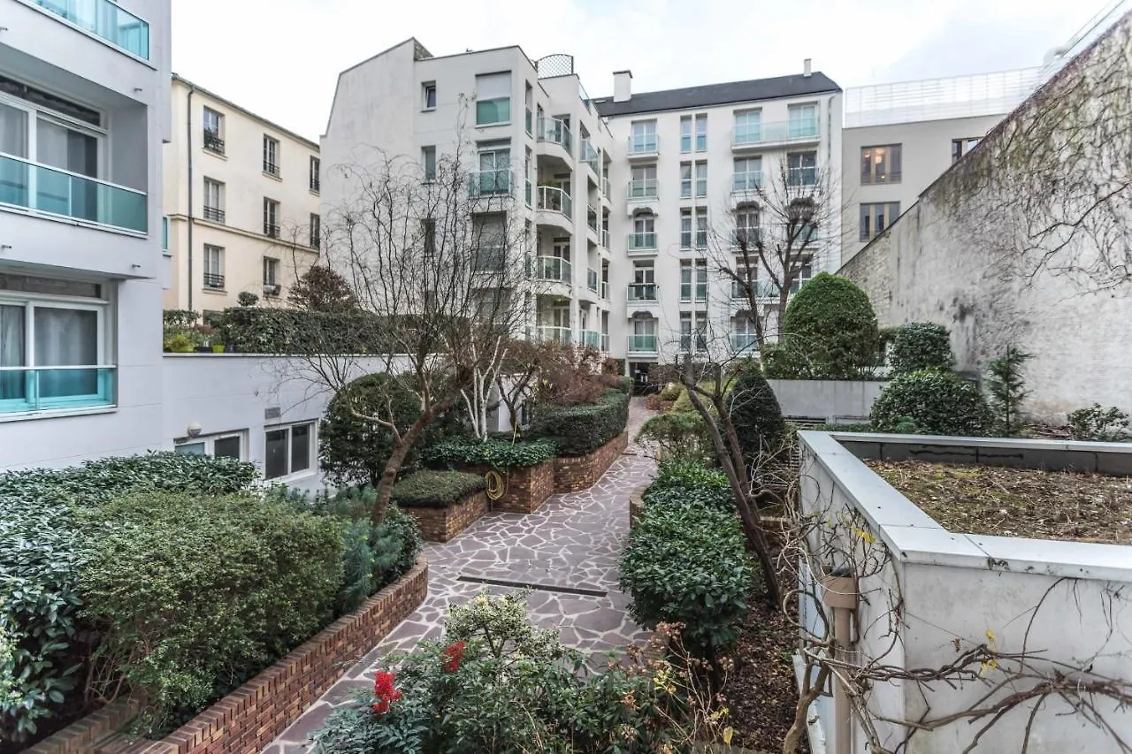 Appartement Superb Bright Near Bercy Parijs